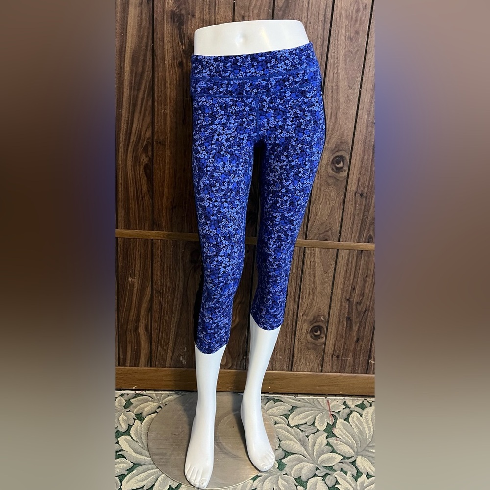 Athleta Womens Blue Floral & Black Gym Workout Yoga Capri Leggings Sz M